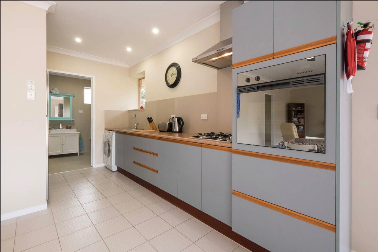 The Villa At The Bay Deception Bay Экстерьер фото